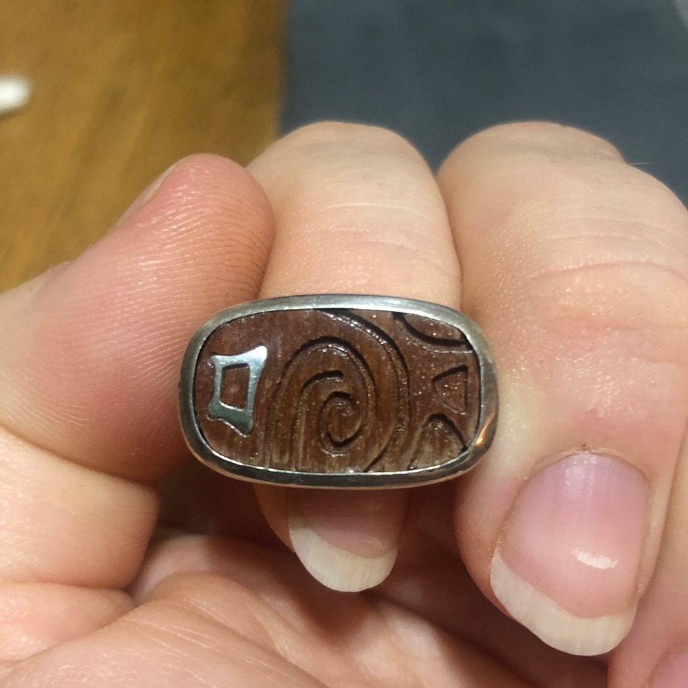 Silpada Silver Ring with Rich Brown Design - Picture 7 of 7